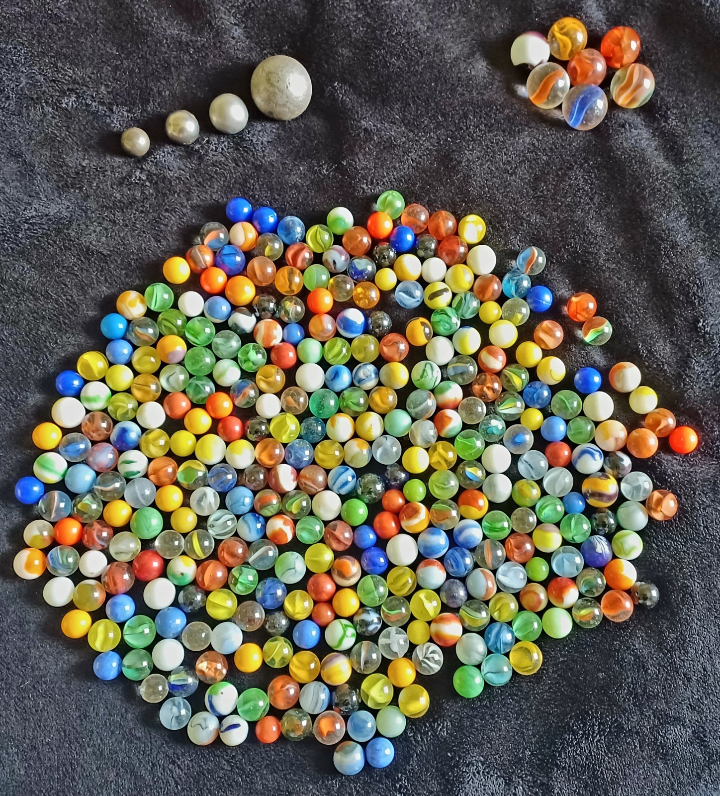 Marbles Lot 338 Total Over 3 Pounds Glass Steel Plastic Shooter Swirl Mixed