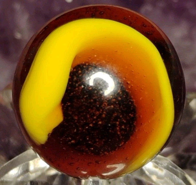 .63″ AKRO MARBLES CORKSCREW “YELLOW ON ROOT BEER BASE” RARE COLLECTOR TOY MINT-