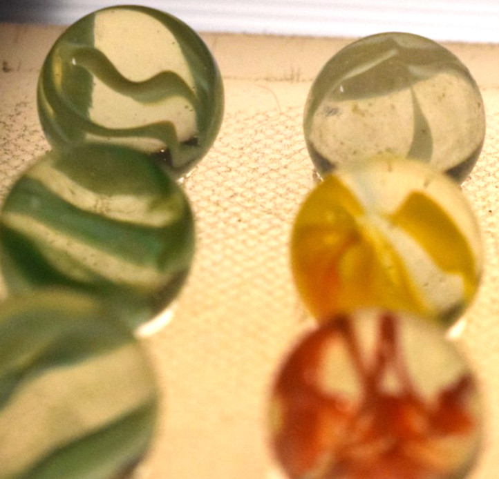 VITRO AGATE MARBLES CATS EYE 6 VEIN CAGE 69PC MIXED LOT PLUS ONE YELLOW SHOOTER