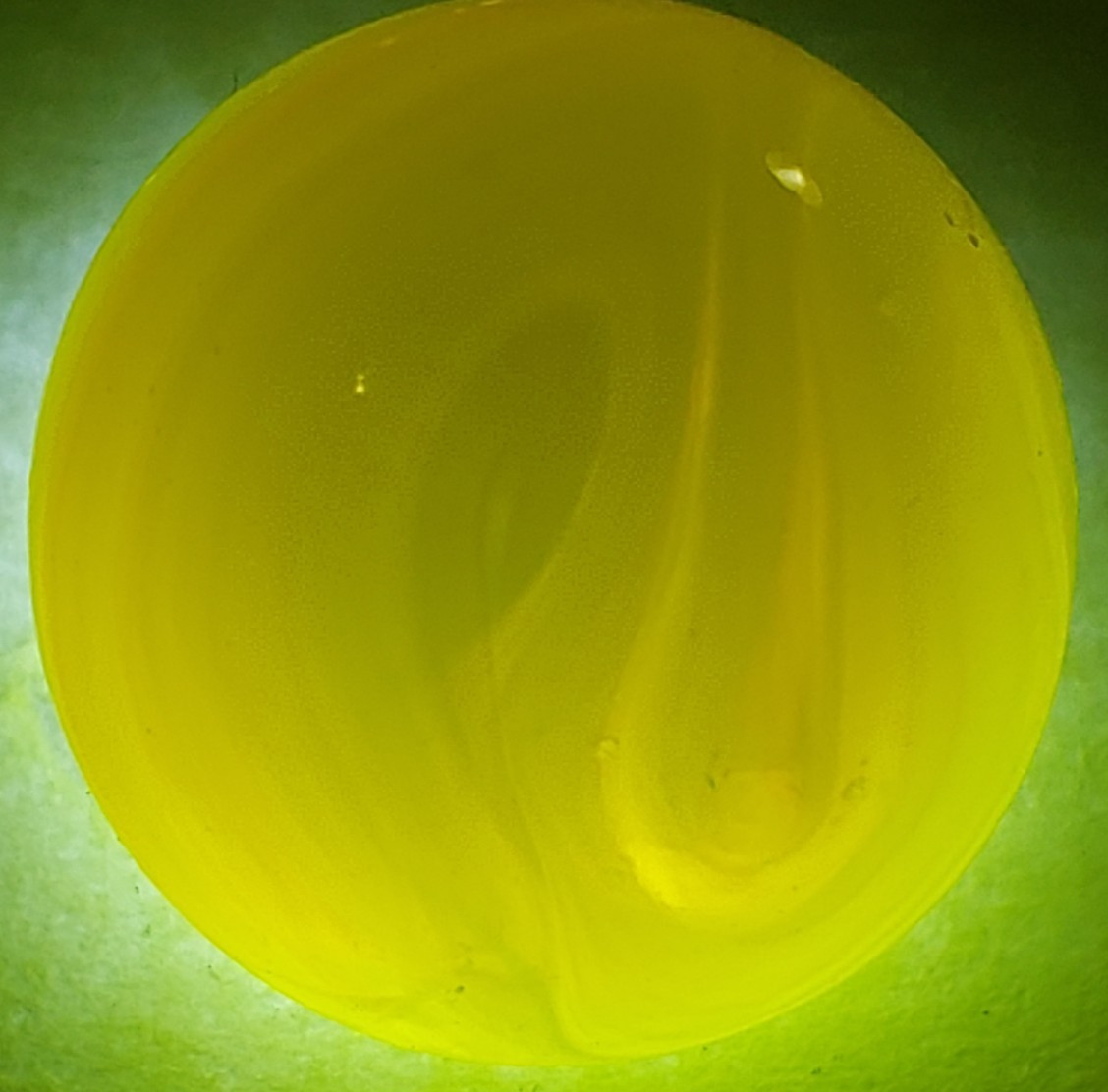HTF Akro Agate ELECTRIC CADMIUM YELLOW LEMONADE UV MARBLE WET MNT SZ 19/32