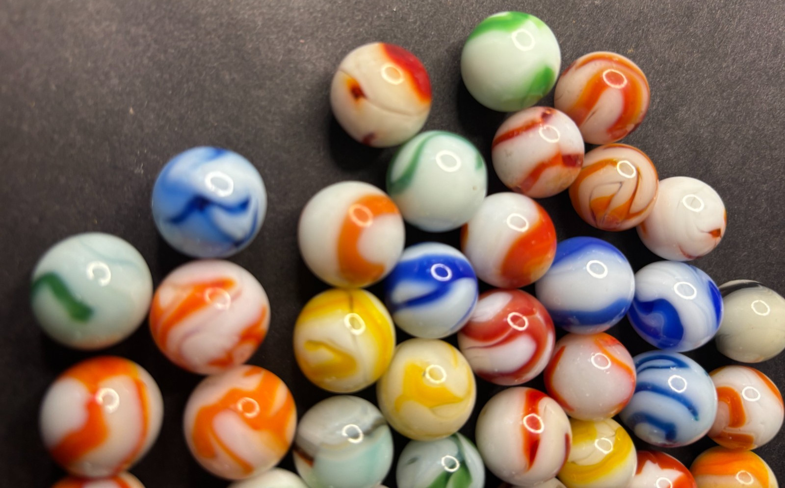 Akro Vitro Peltier Marble King Marbles Lot of 50 Swirl Patch VTG .60″-.66″