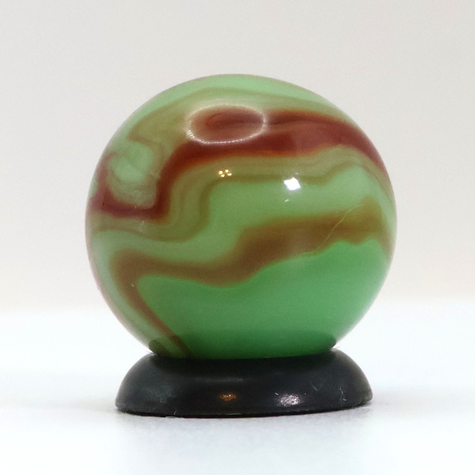 5/8″ Swirl Marble Green Base with Tan & Red Ribbons M-