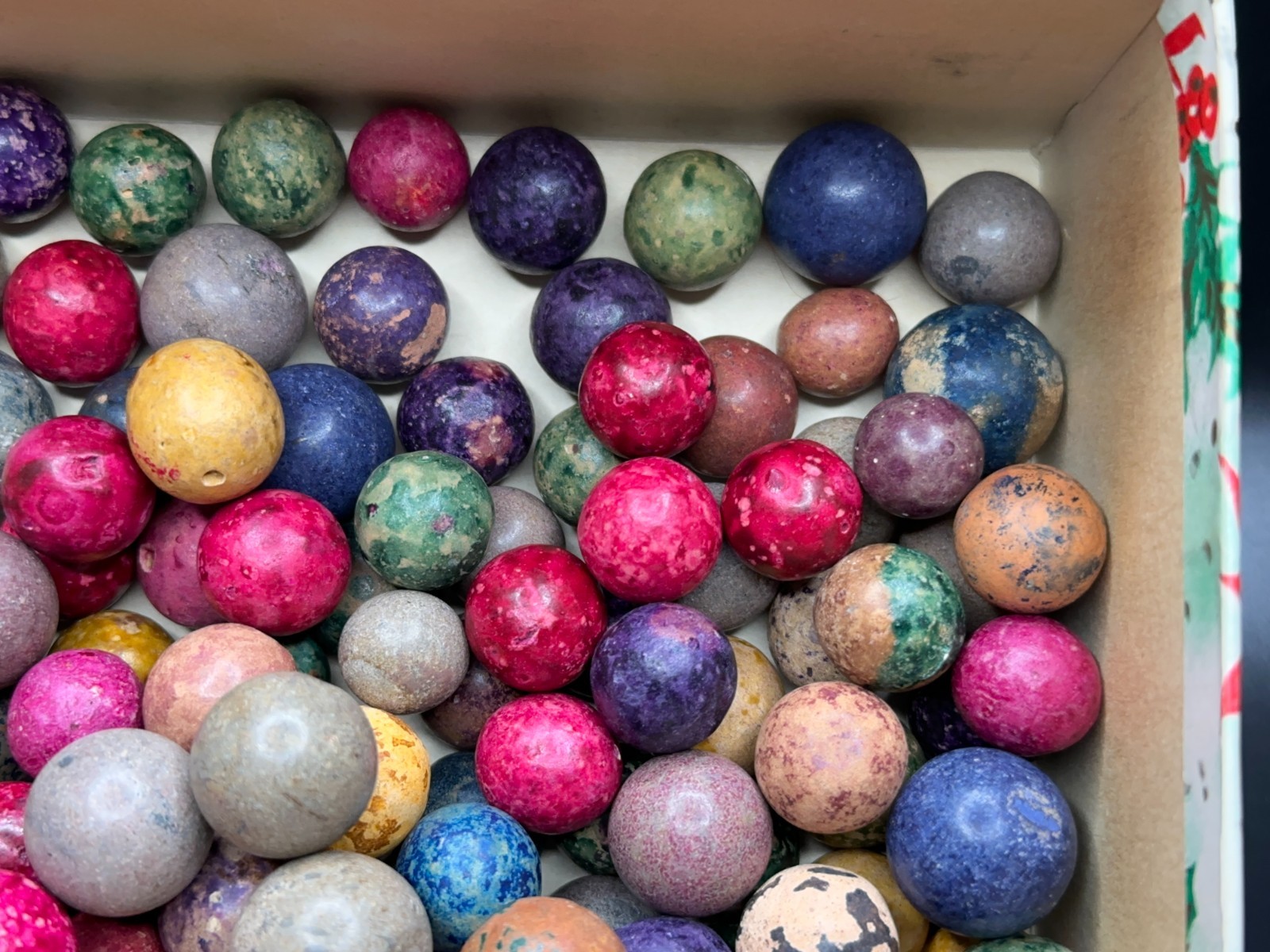 (125) KILLER Antique Vintage COLORFUL CLAY MARBLES Multi-Color Lot w/Old BOX!