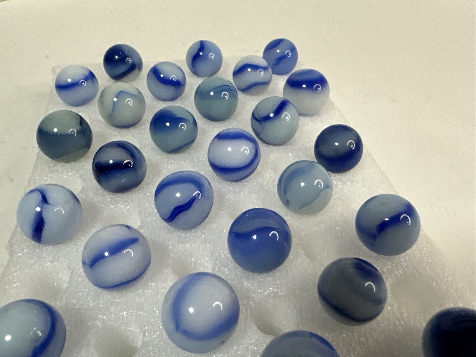 109 Lot Of 30 Vintage Peltier Rainbo Marbles!