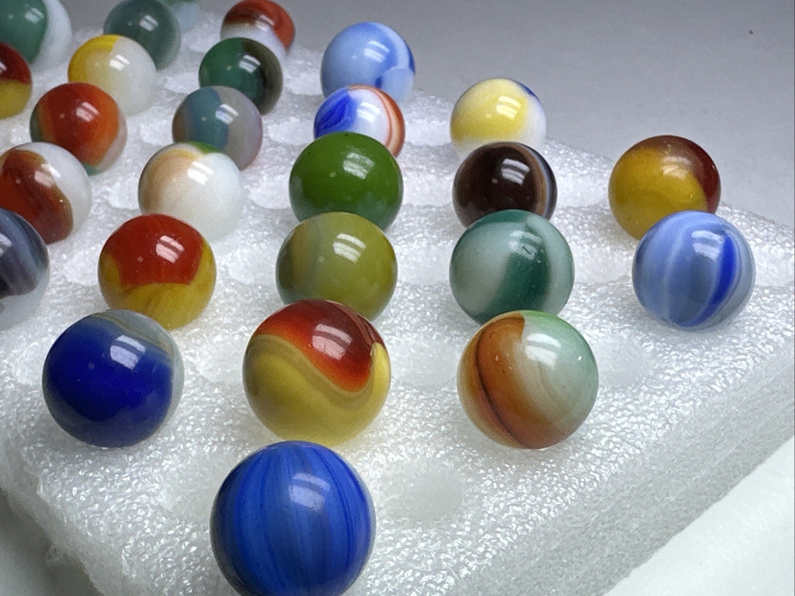278 Lot Of 30 Akro Agate/ Vitro Patch Marbles!