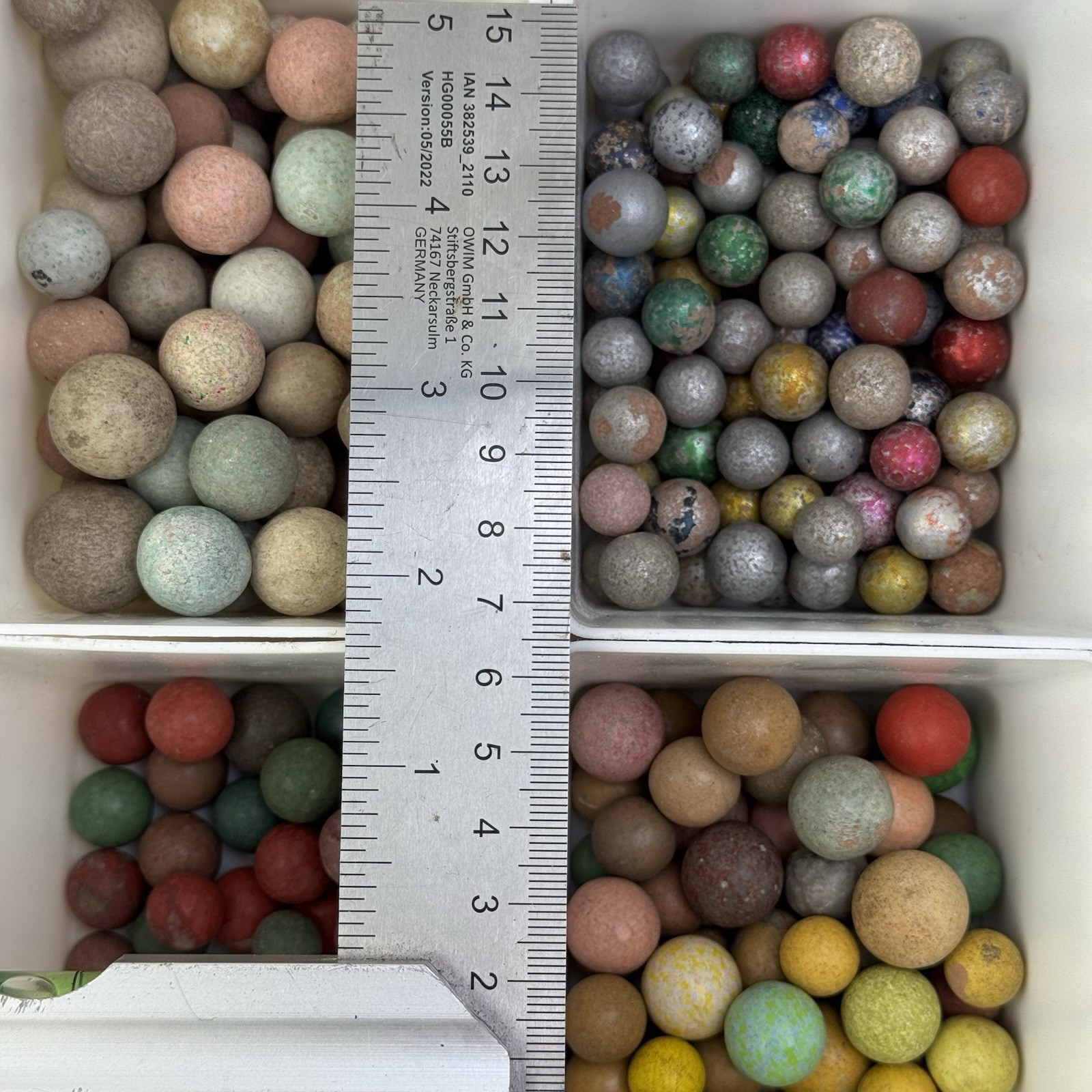 Set of 25 handpicked Antique Stone and Clay Colored marbles – Marbles collection