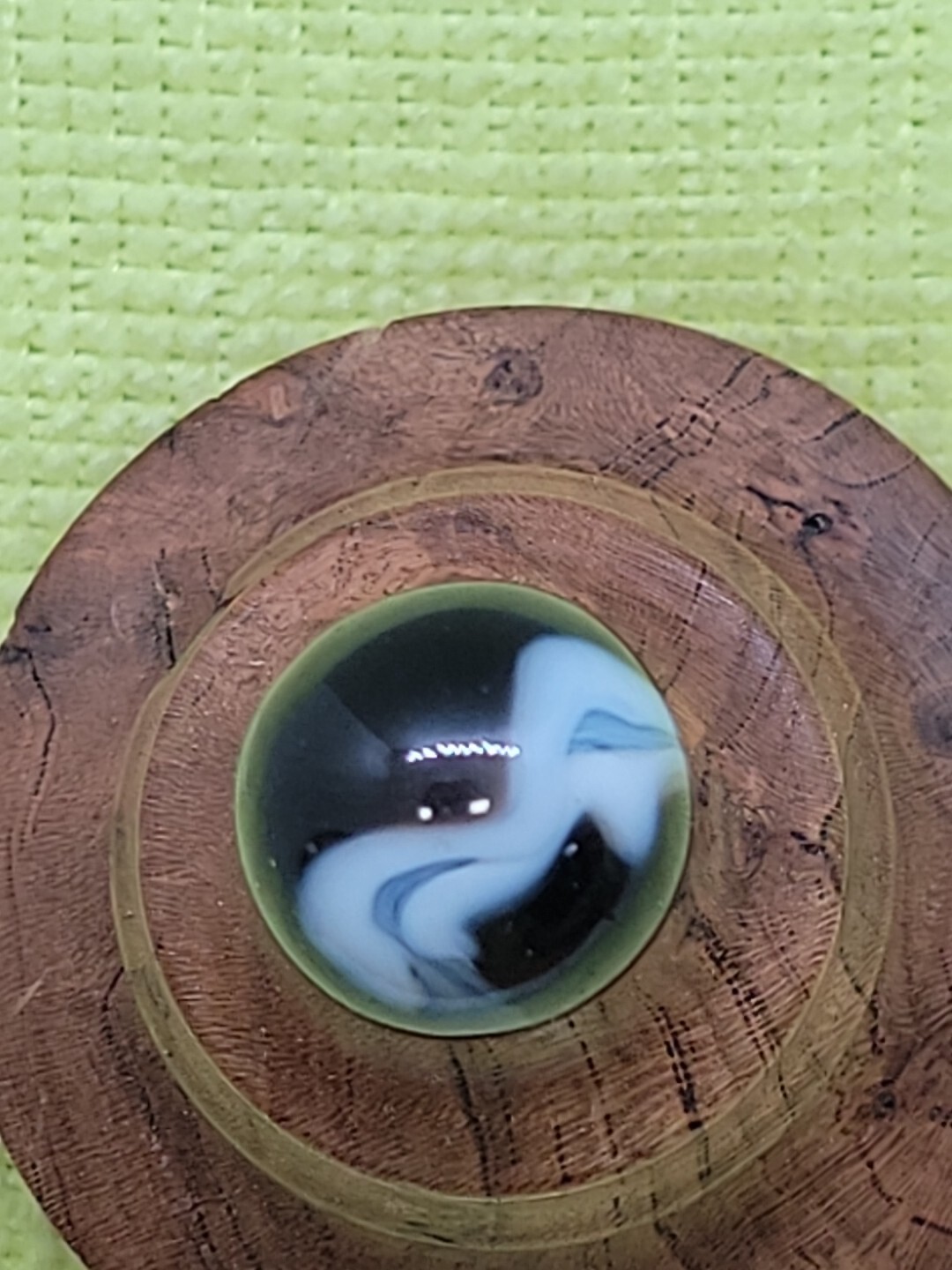 A53~Vintage Cairo(?) Heaton(?) Alley(?) 3 Color Folded Swirl 5/8″ Near Mint
