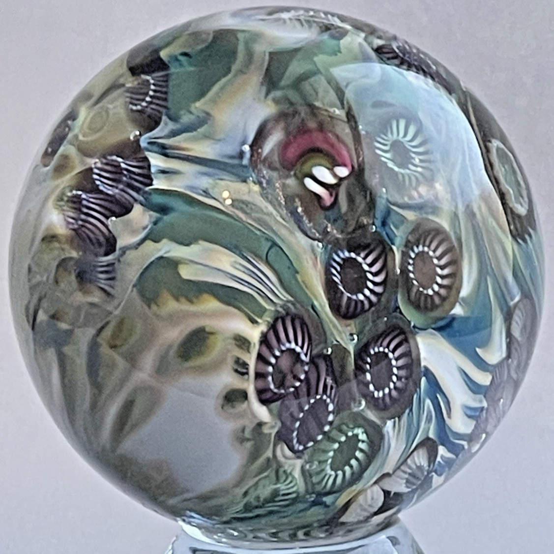 05 BOBBIE & EDDIE SEESE MARBLE SIGNED DICHROIC GLASS ART 1.95″ JELLYFISH FIELDS