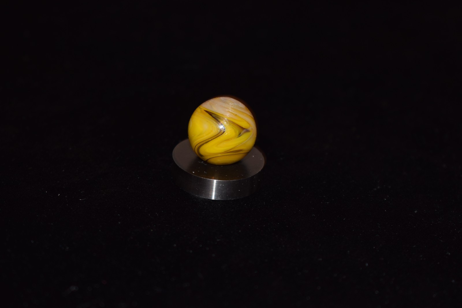 JABO/⏩DAS 🐏 Rams Head Patten🐏 Opaque Swirl Marble Size .718=23/32″=18mm MINT