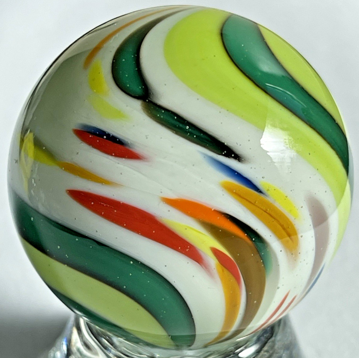 2015 RICK DAVIS MARBLE SIGNED HANDMADE GLASS 1.50″ GREEN APPLE SPRINKLE DELIGHT
