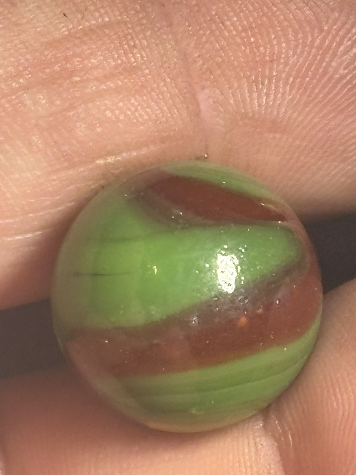 23/32″ Rare CAC 4 Color Swirl In Beautiful NM 8.9 Condition.