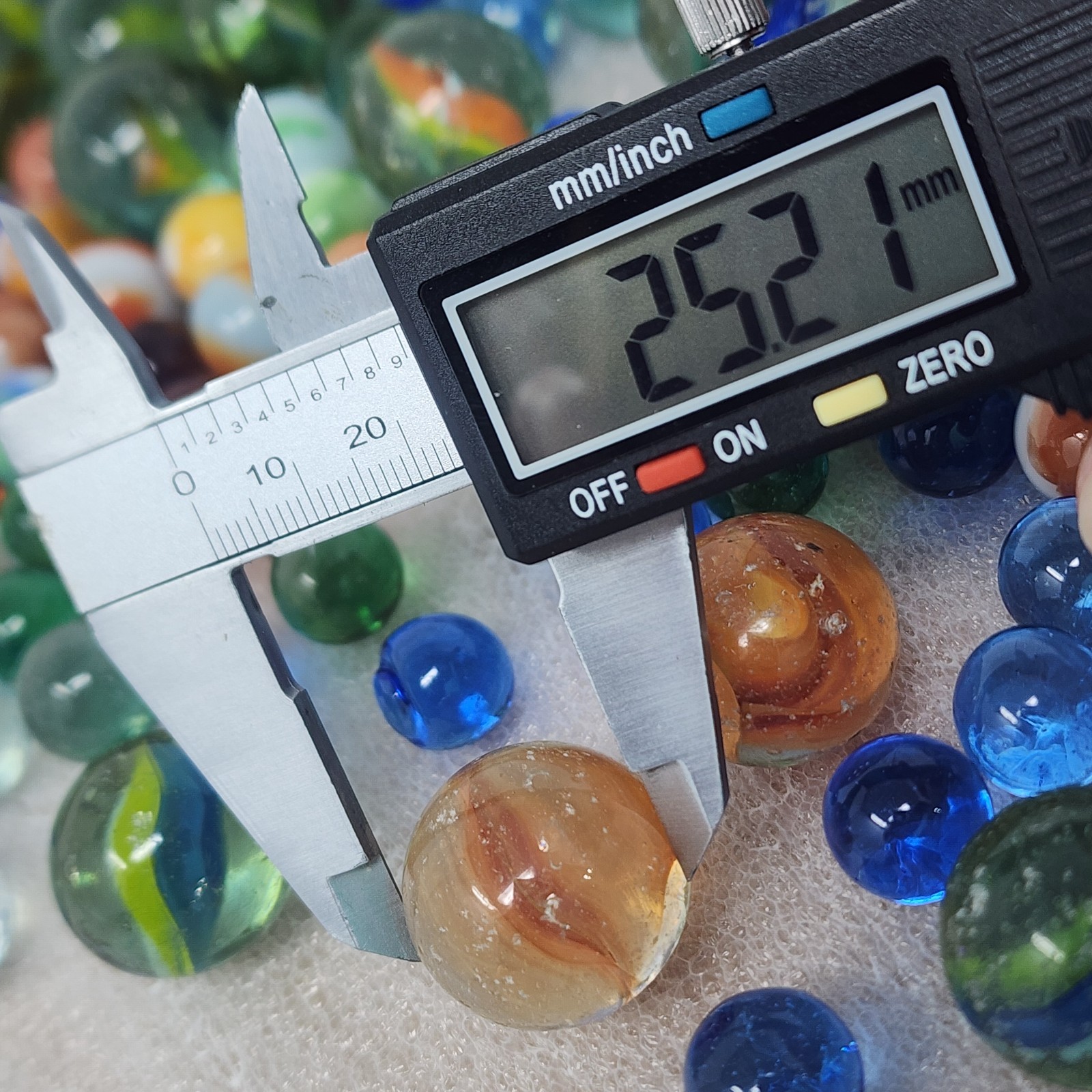 Vintage GLASS MARBLES 95 pc 2 pound Lot Mix Multi Color Multi Sizes