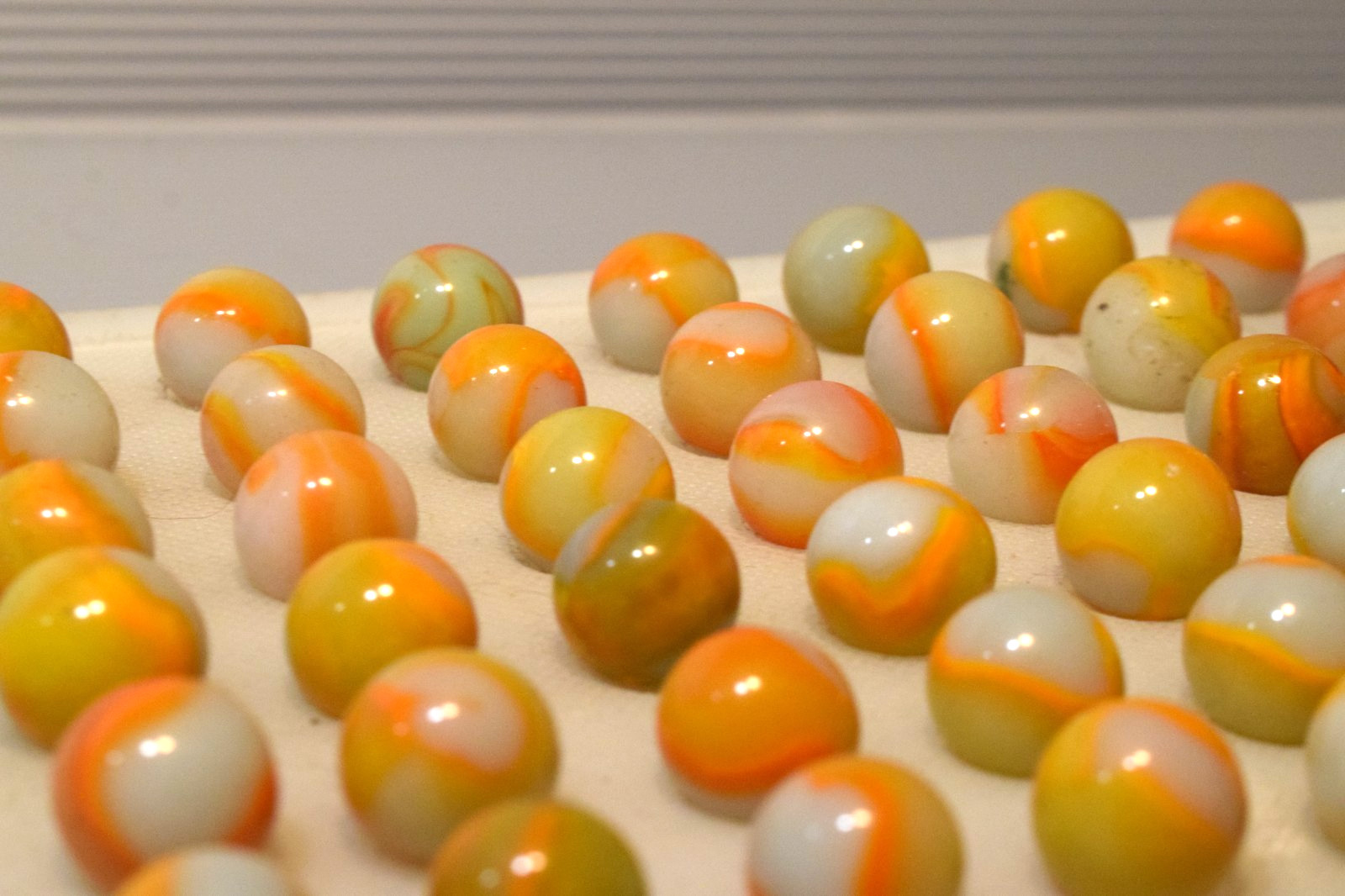 VITRO AGATE TIGER EYE MARBLES PELTIER RAINBO MUDDIES 49PC MIX LOT YELLOW ORANGE