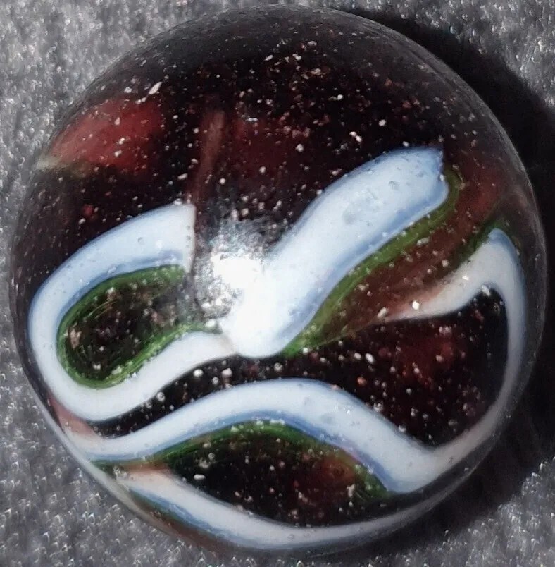 15/16″+ Exceptional UV Active Veiligglas Wirepull Type 4 Vintage Marble NM++++