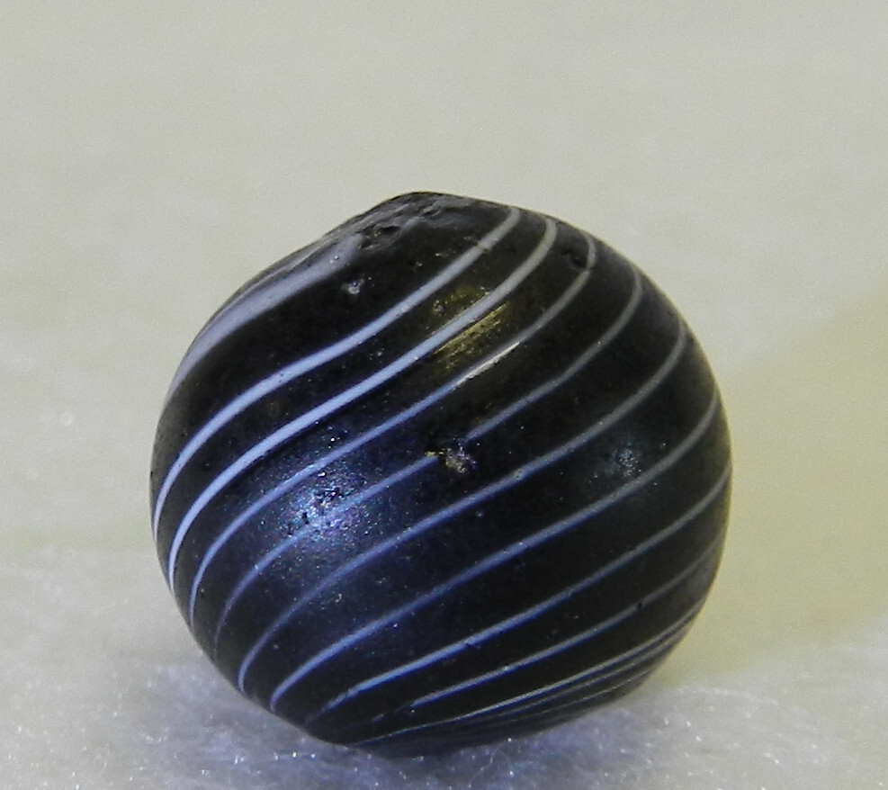 17427m Small .55 In Vintage German Handmade Black Base Clambroth Marble