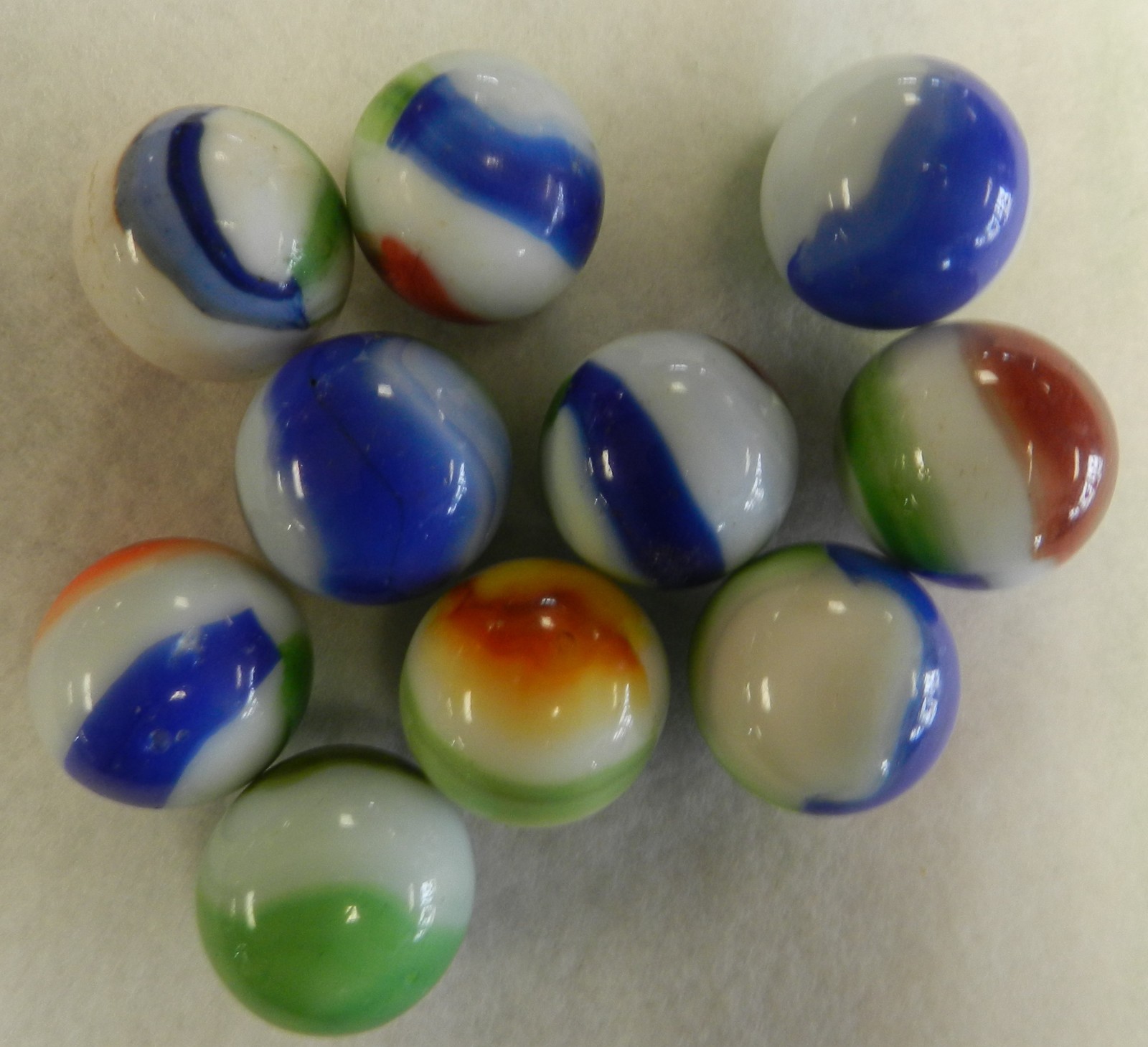 #20555m Vintage Group of 10 Marble King Shooter Marbles .96 to 1.0 Inches