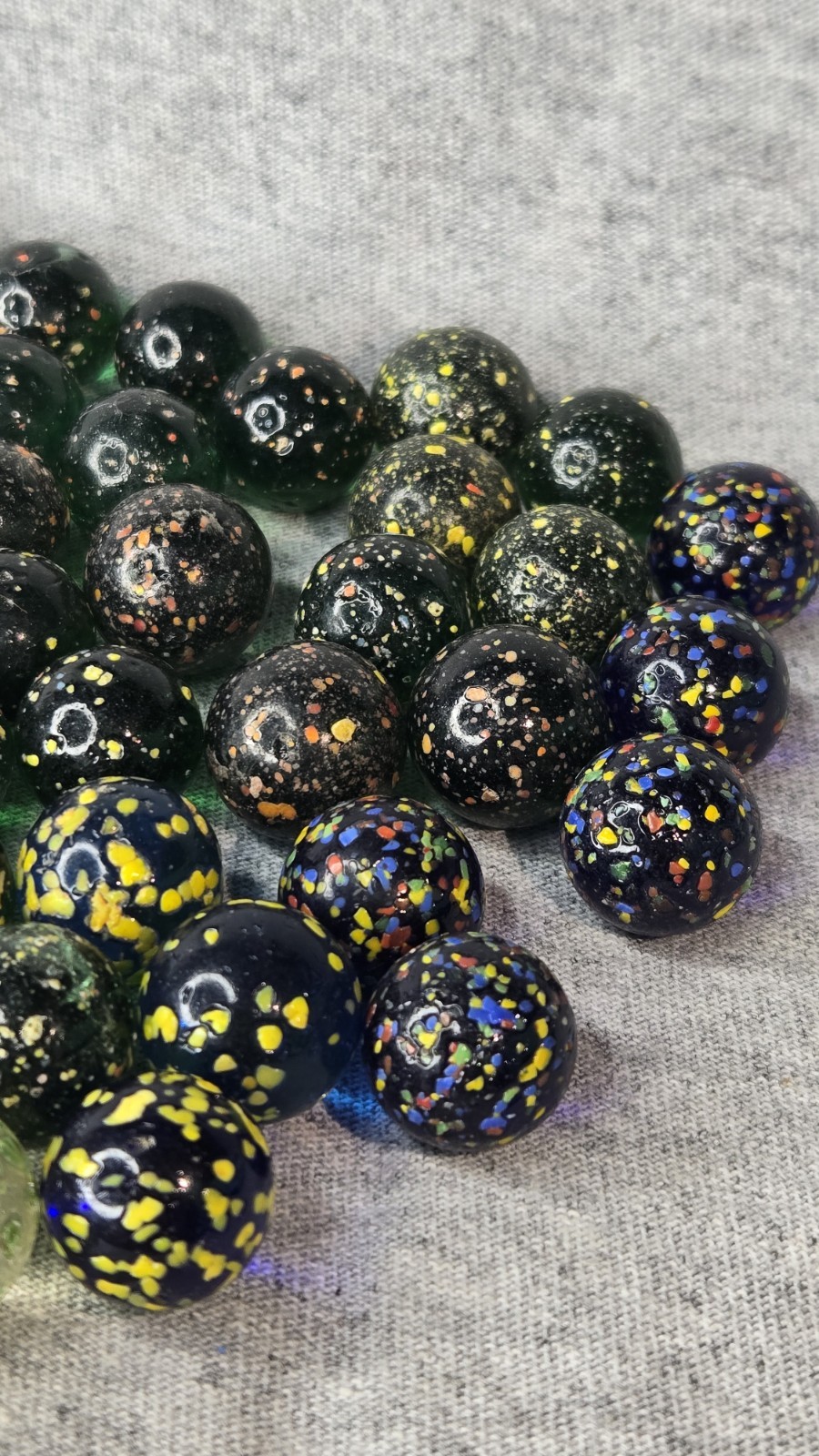 110 Vintage Confetti Marbles Speckled Asian / Imperial Frit Marbles #013