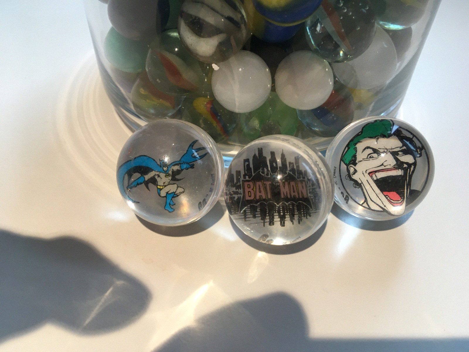 180 Classic Glass Marbles + 3 Batman Marbles + 2 Bouncy Ball – Fish Tank 1980’s