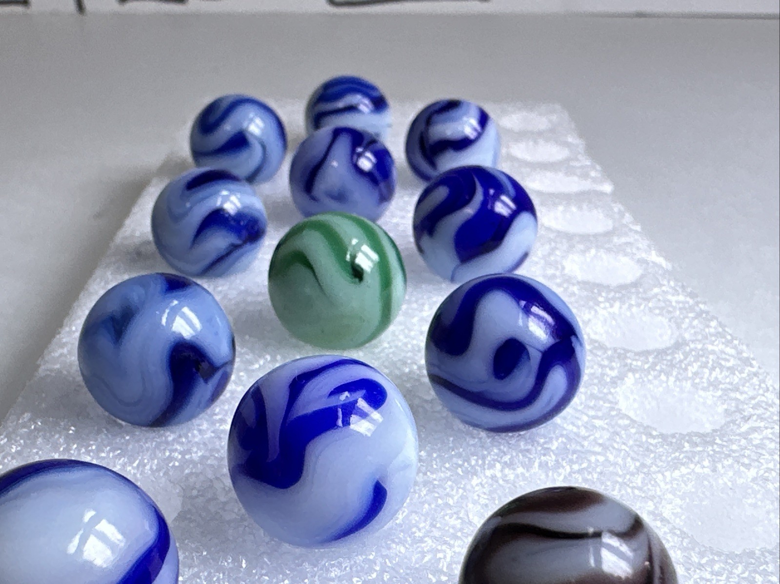 285 Lot of 12 Ravenswood Swirl Vintage Marbles! Awesome Lot