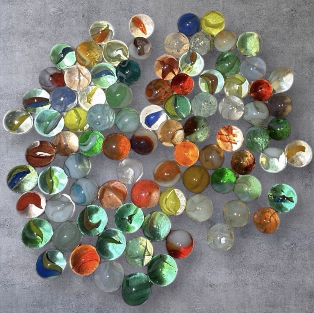 Lot of 88 Glass Marbles – Swirl, Clear & Translucent Mixed Colors Great Variety