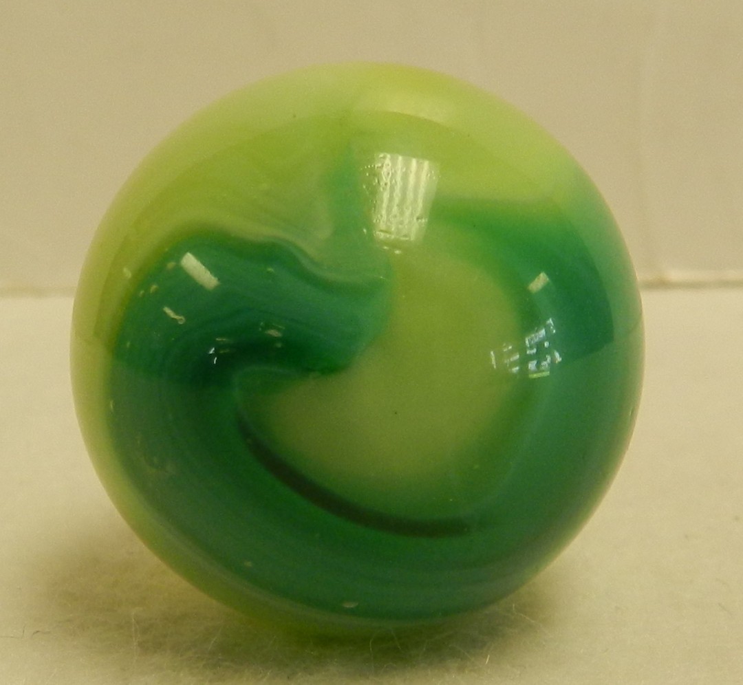 #21134m *Mint* Vintage Akro Agate Limeade Corkscrew Shooter Marble 1.01 Inches