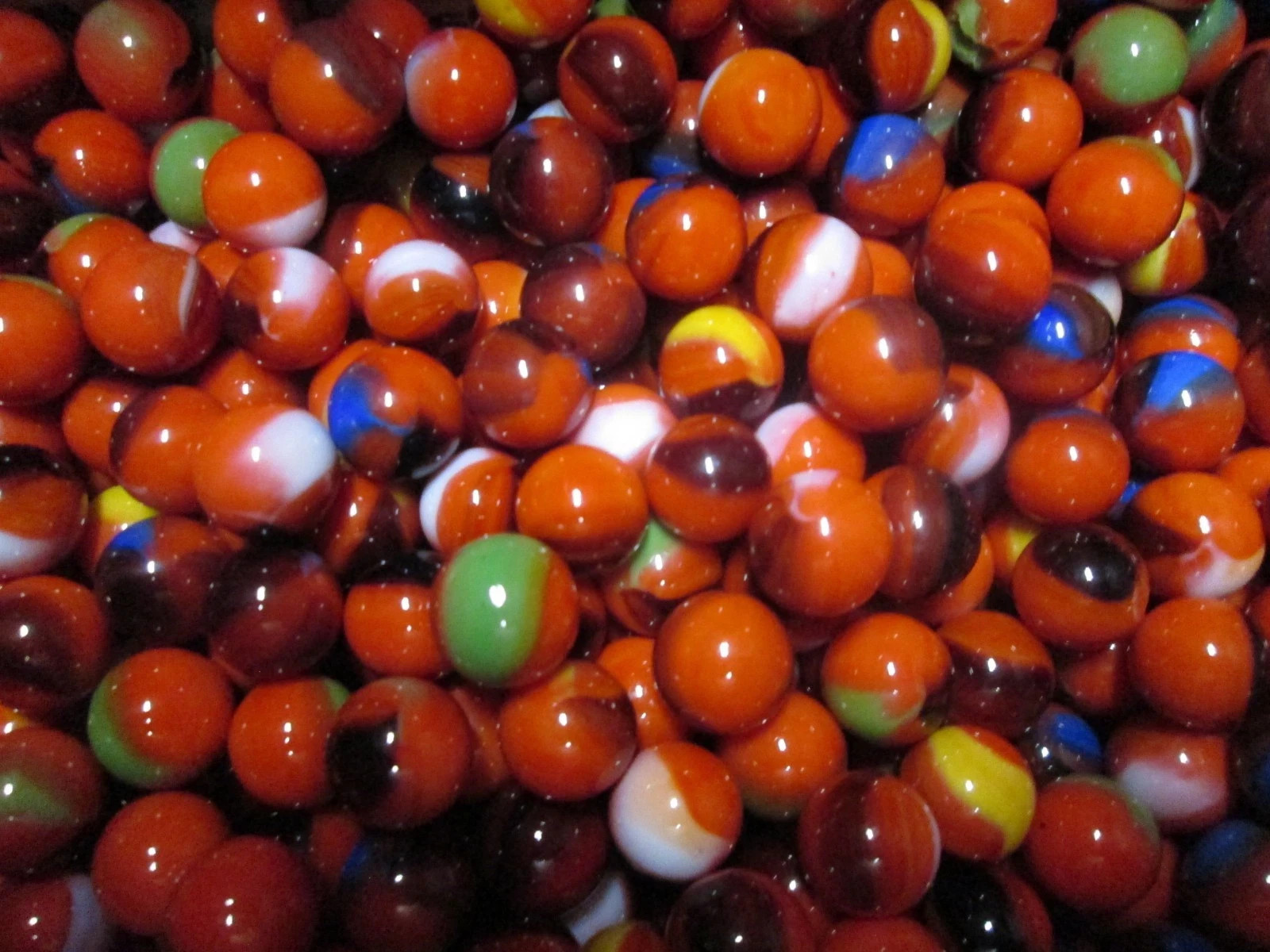 2 POUNDS 9/16 INCH CLOWNFISH MEGA / VACOR MARBLES