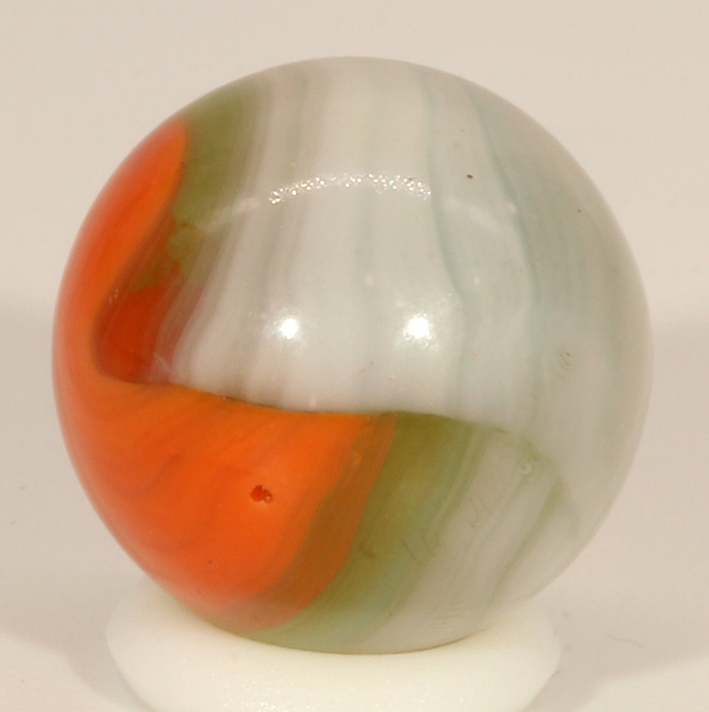 Vitro Agate Orange & White Conqueror Marble, 5/8″ Mint-