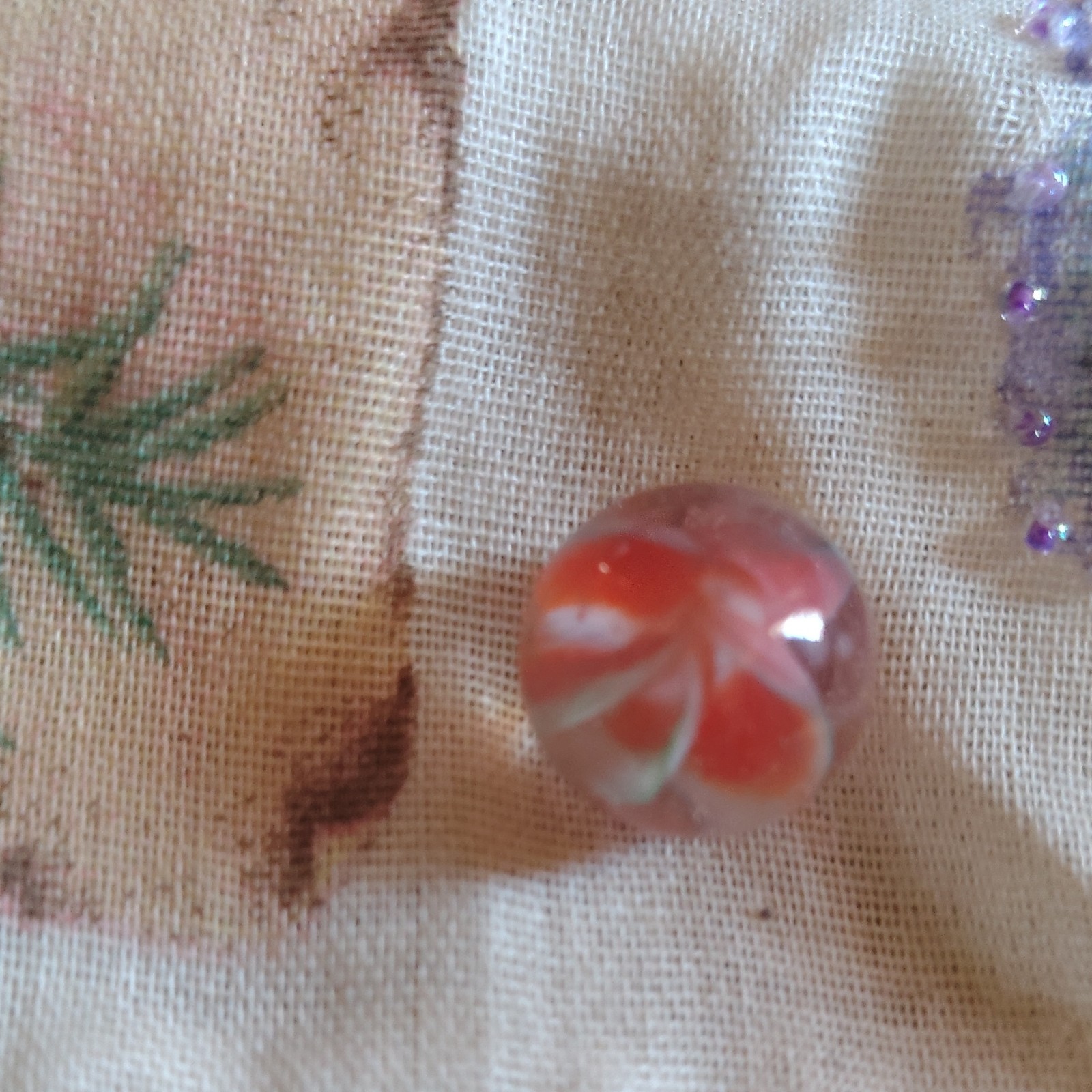 Swirl Glass Toy Marble Red and White Pattern for Ages 4-7, 8-11, 12-16, 17 & Up