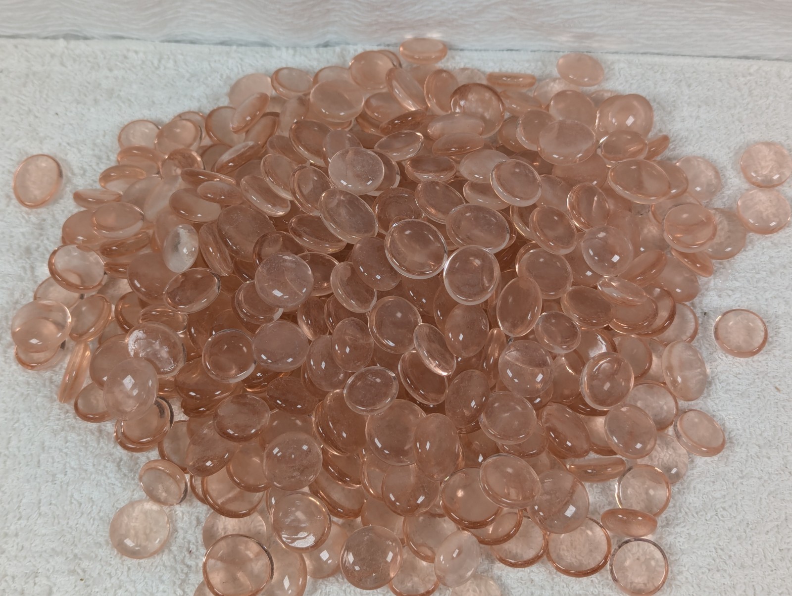 Mega Marbles – 4 lbs – Medium Flat Glass Nuggets – QRTZ Pink – #55805