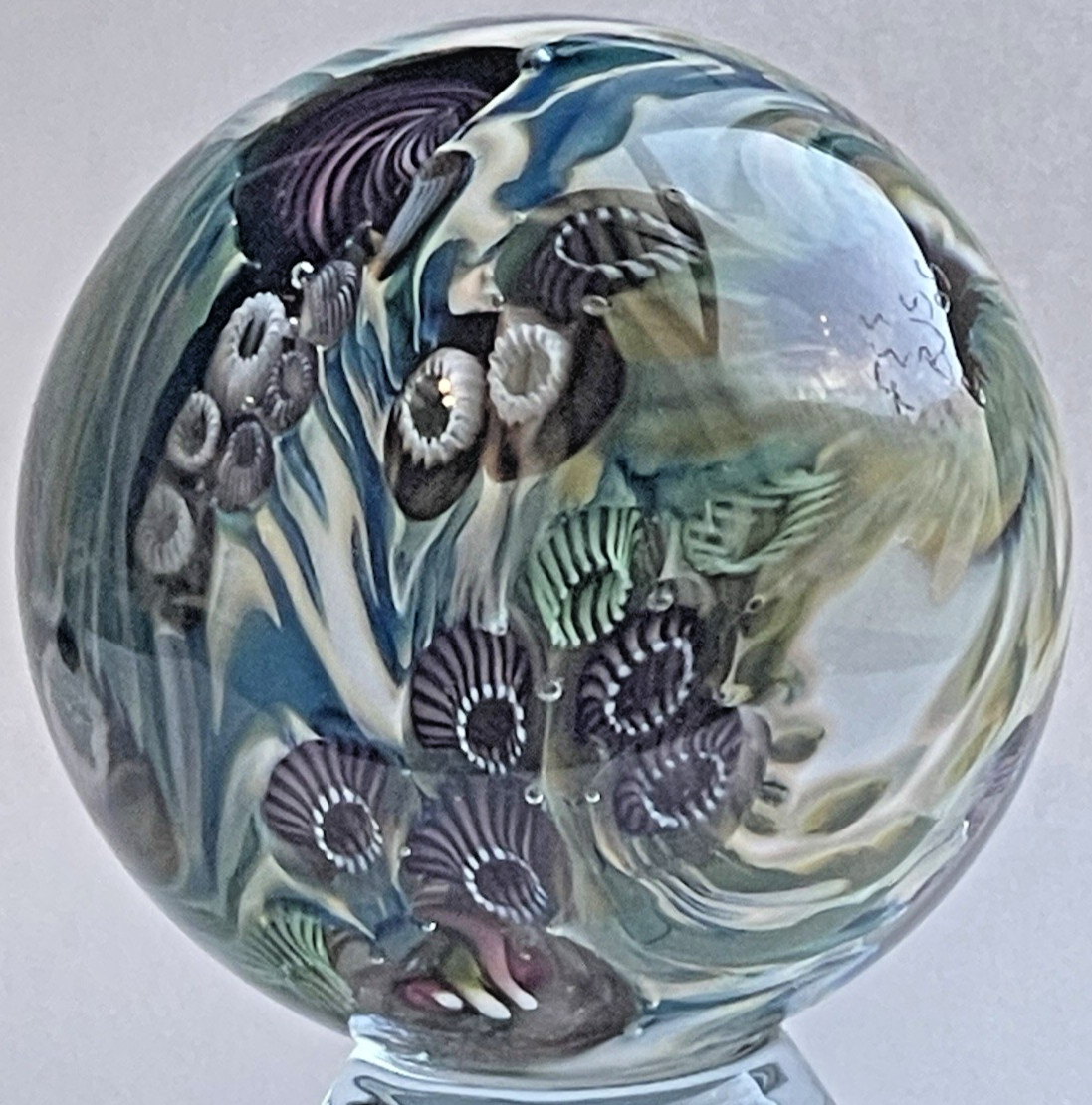 05 BOBBIE & EDDIE SEESE MARBLE SIGNED DICHROIC GLASS ART 1.95″ JELLYFISH FIELDS