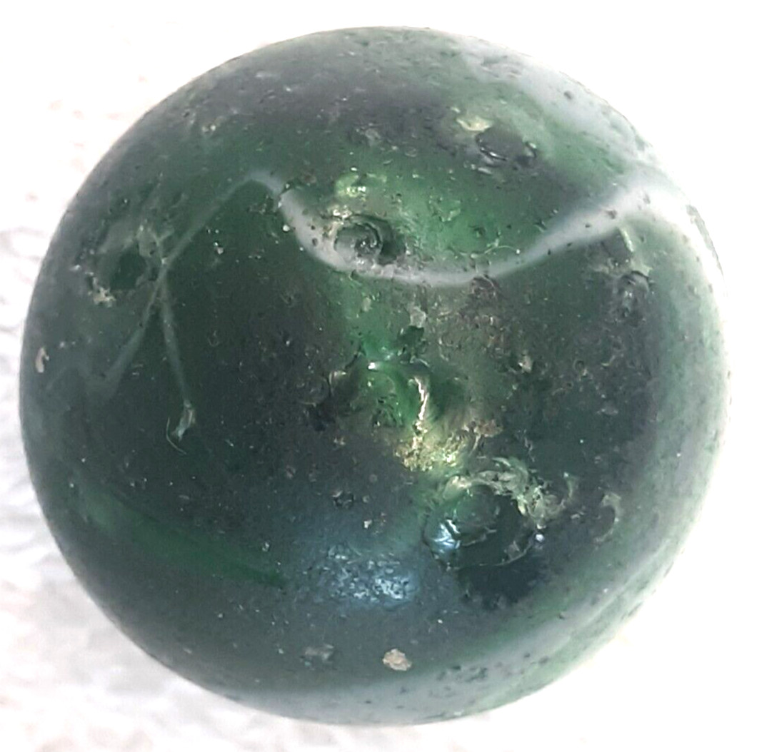 ANTIQUE TRANSITIONAL HAND GATHERED 1 1/4 INCH GREEN AND WHITE “9” WITH TAIL