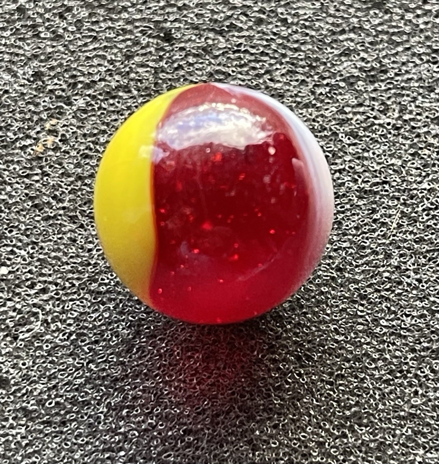 Vitro Agate Conqueror Marble – Ketchup & Mustard – Fizzy Red Base MINT (TM1700)