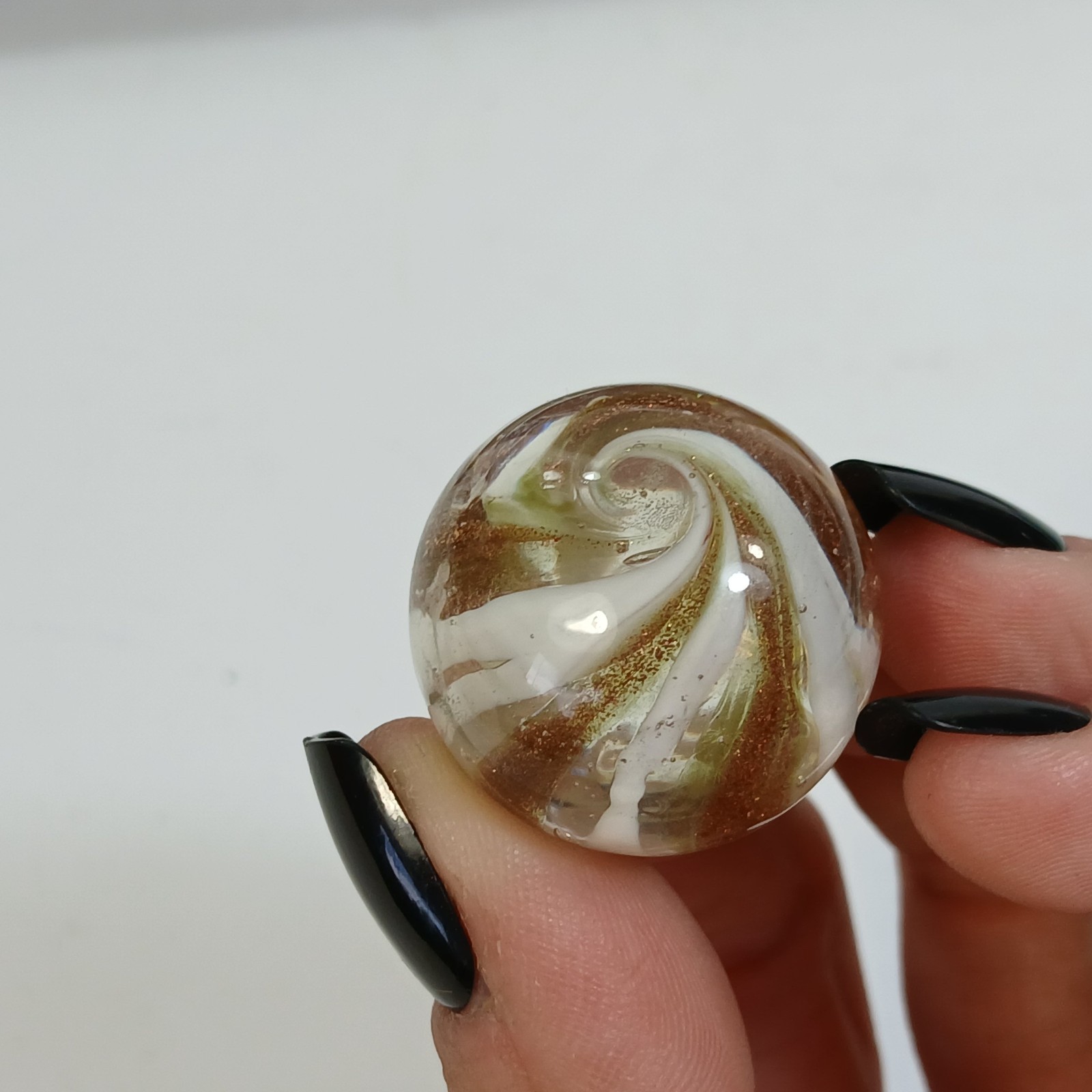 White Gold Flakes banded swirl 1″ Shooter Hot House? Air bubbles Lampwork Marble