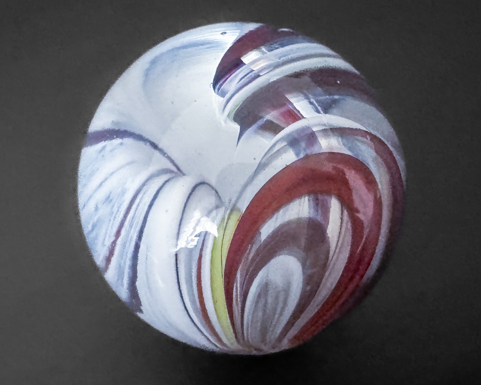 Rick Davis 1.47″ White Red Swirl Contemporary Art Glass Marble
