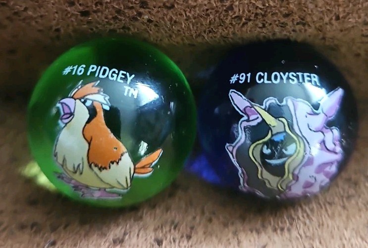 Lot of 2 Vintage Pokemon Marbles #16 Pidgey And #91 Cloyster