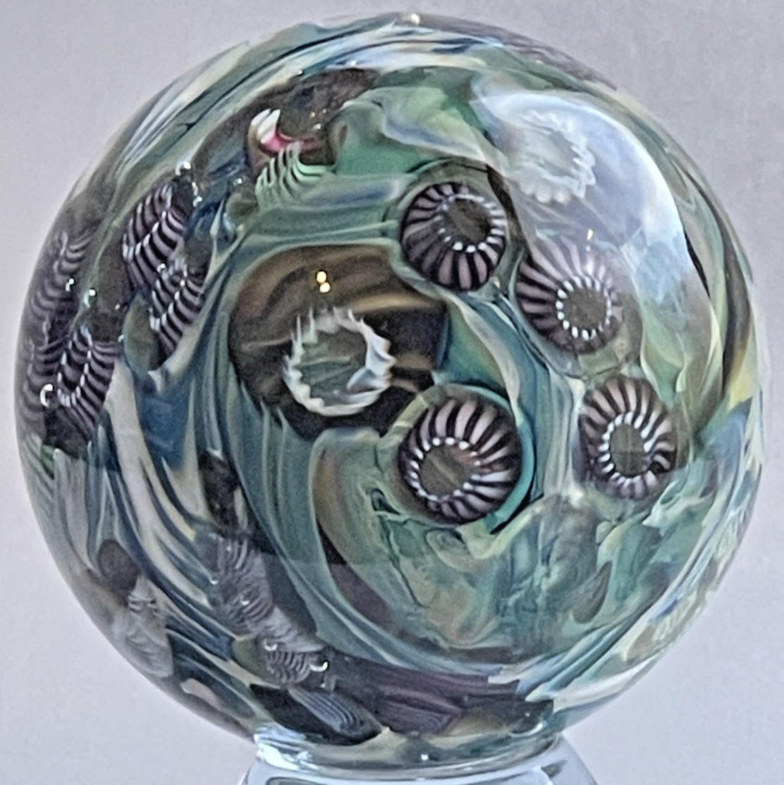 05 BOBBIE & EDDIE SEESE MARBLE SIGNED DICHROIC GLASS ART 1.95″ JELLYFISH FIELDS