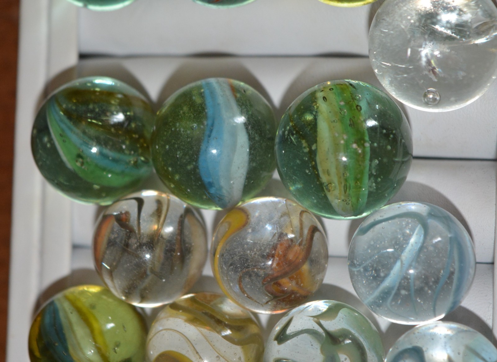 VTG Swirl CAT’S EYE Marbles 1960/70s (25) 3/4″ * 7/8″ * 1″ RIBBON Hand Blown