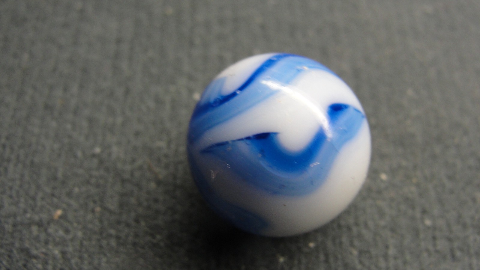 1932-1936 Pennsboro Alley 5/8″ 2- tone blue swirl Marble j3d