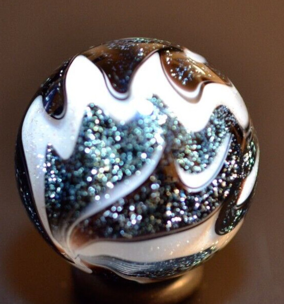 HOT HOUSE GLASS MARBLE/1.140″-FLAME TWIST BANDED FINE LINER-TURQ. DIC. OVERLAY