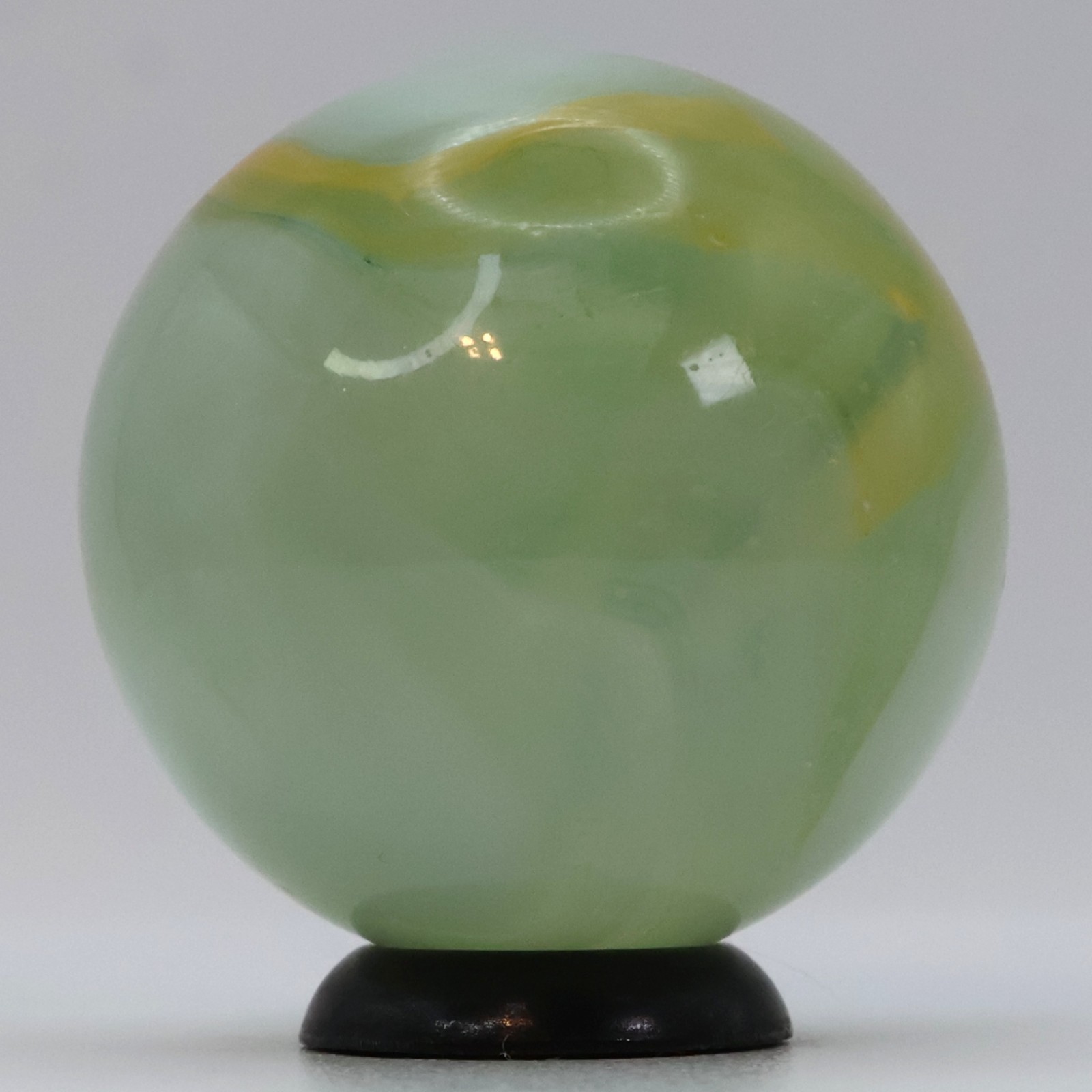 1″ Vitro Agate Conqueror Phantom? Yellow MINT