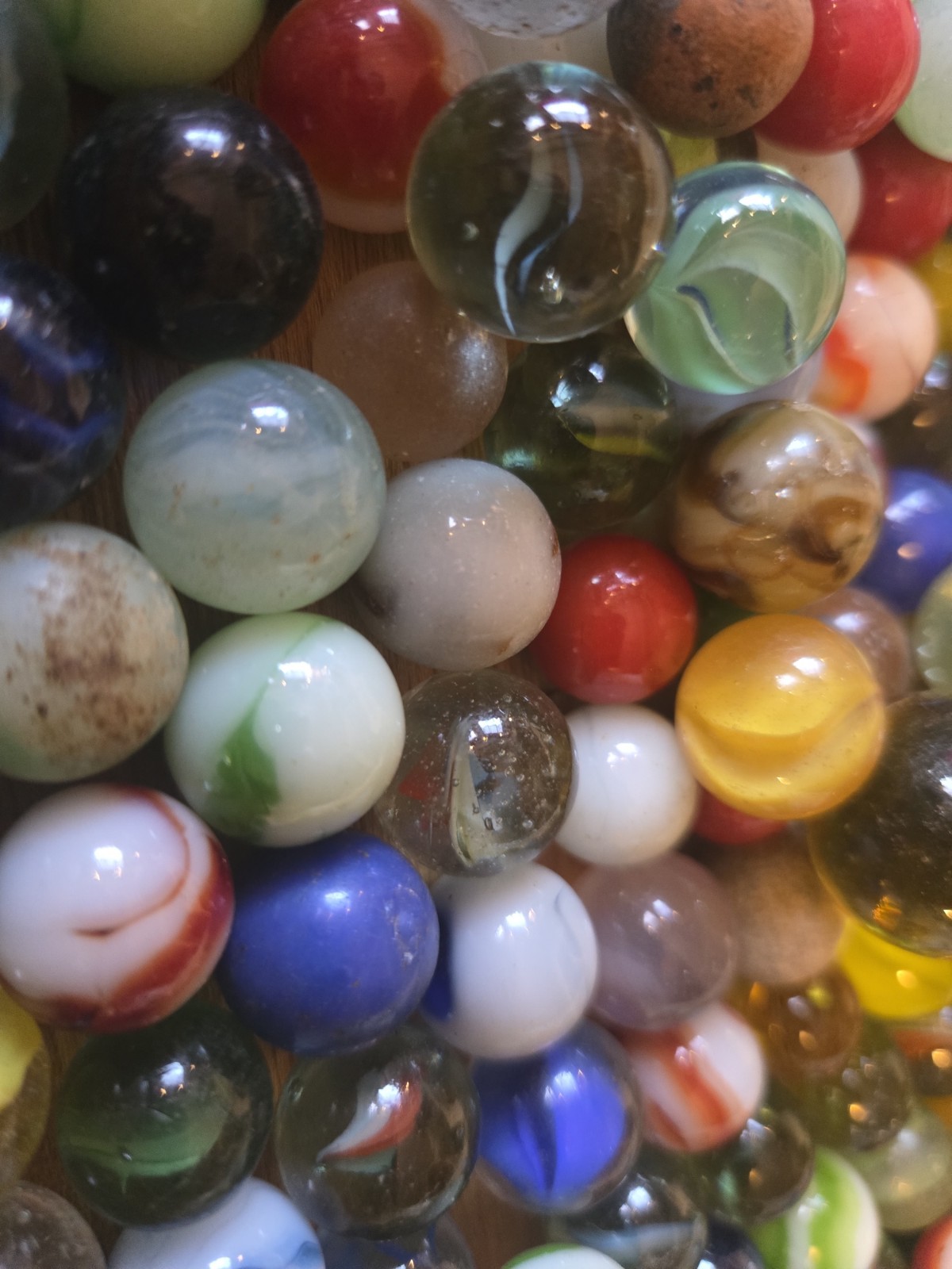 Mix Of Marbles: Cat’s Eye, Machine Made, Hand Made, Shooter’s, Swirl, Vitro