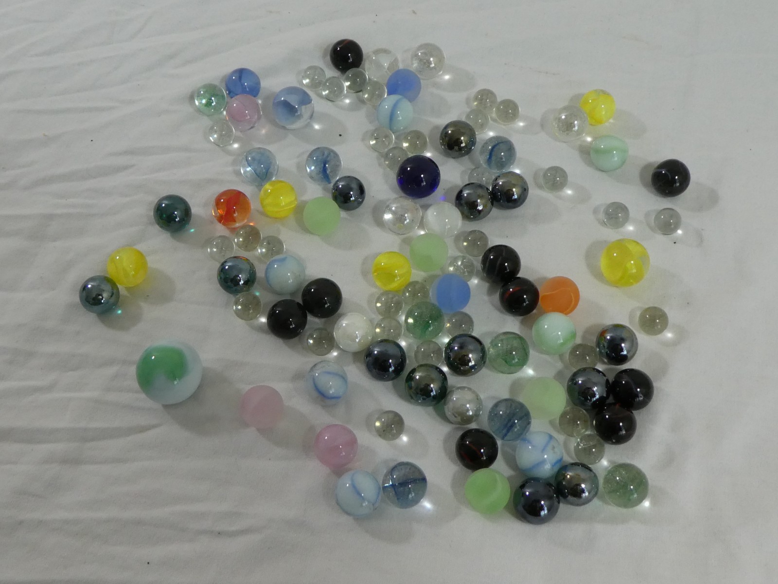 Channel Craft 98 Assorted Classic Multi Colored Glass Marbles Made USA Handbook