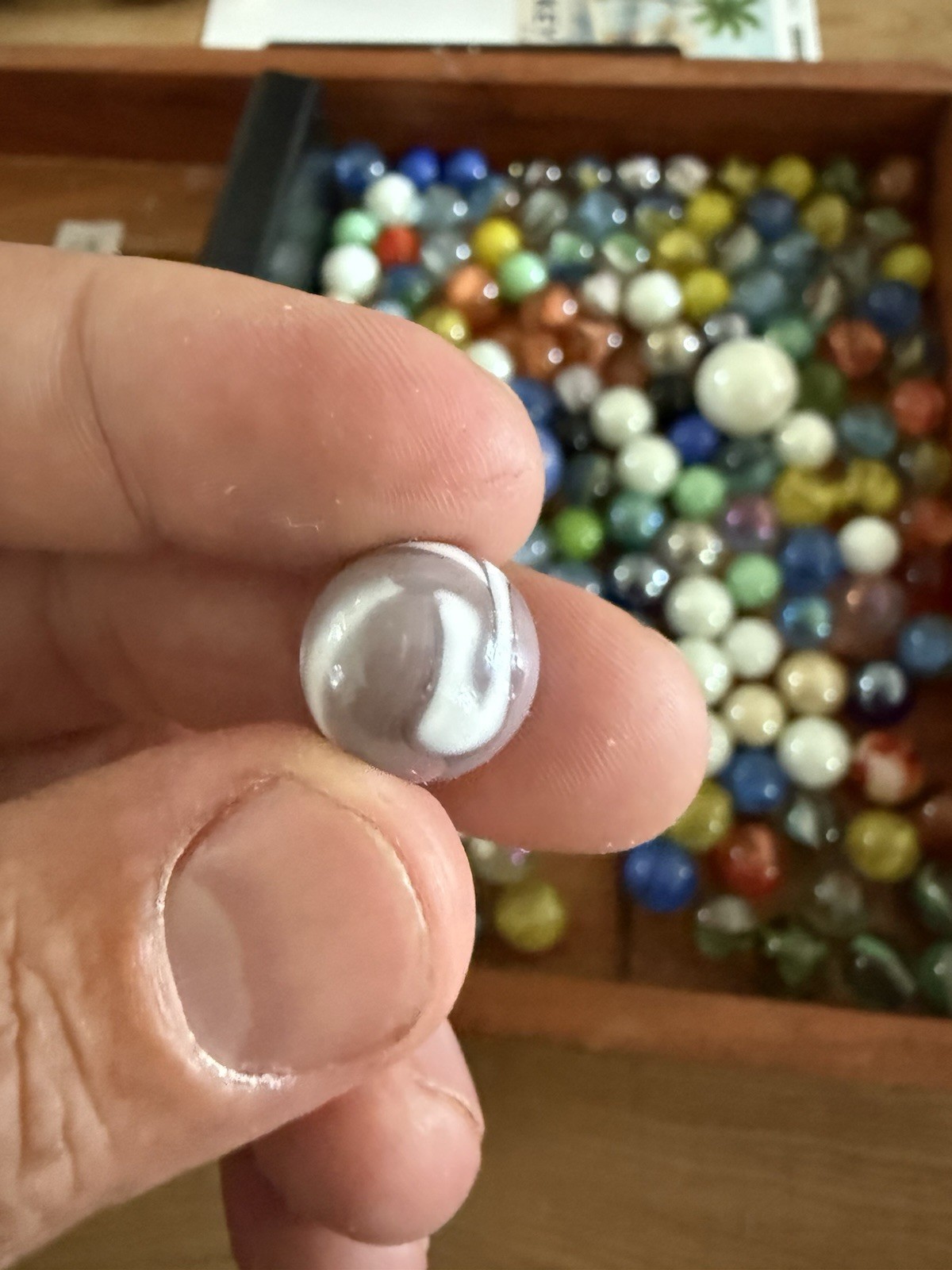 Lot A Vintage Marbles Akro? Christensen? Vitro? Swirl Agate Opaque UV Fluorescen