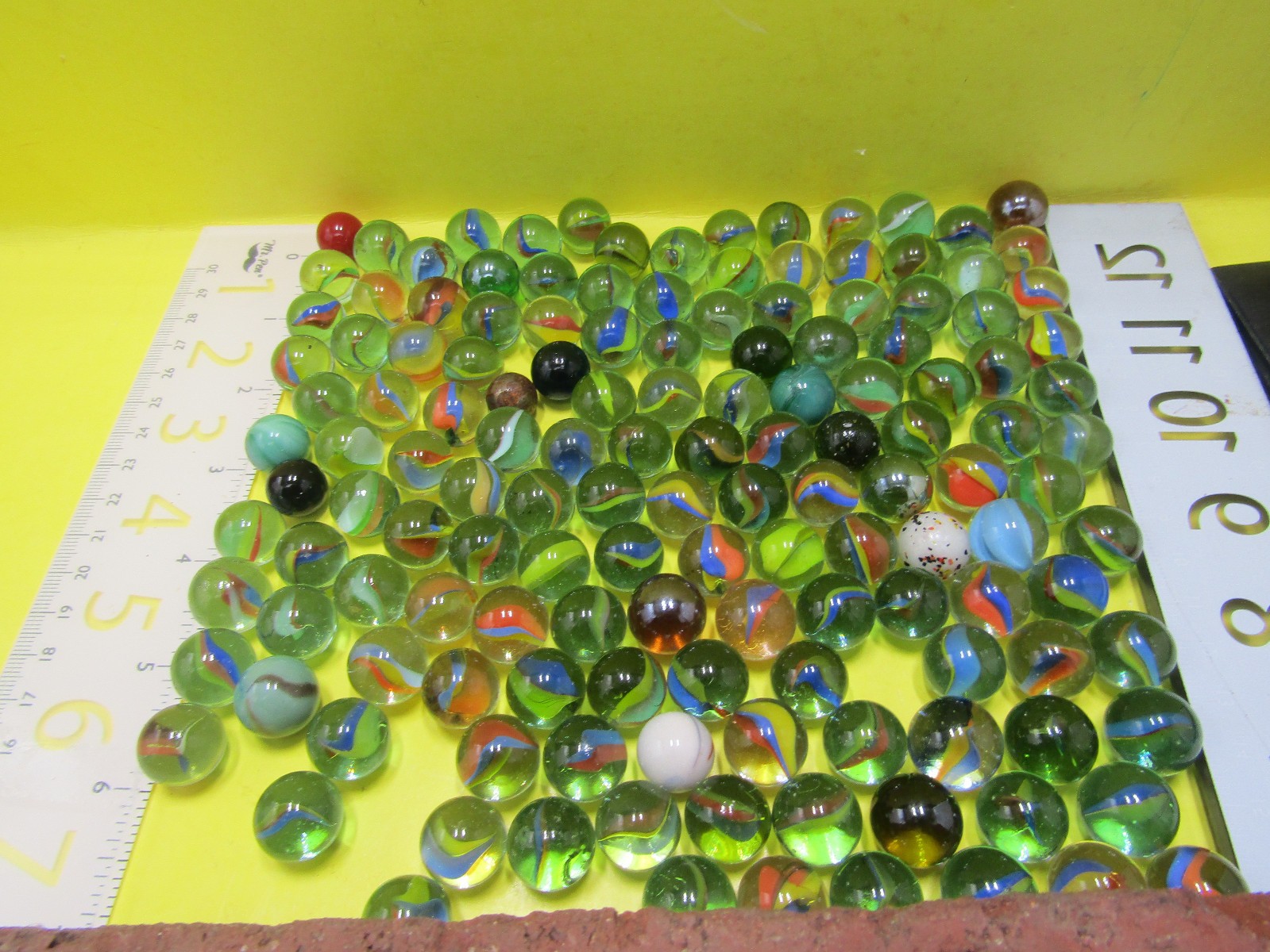 Vintage Lot of 120+ Glass Cat’s Eye Swsirl Mixed Colors Assorted Sizes LOT A