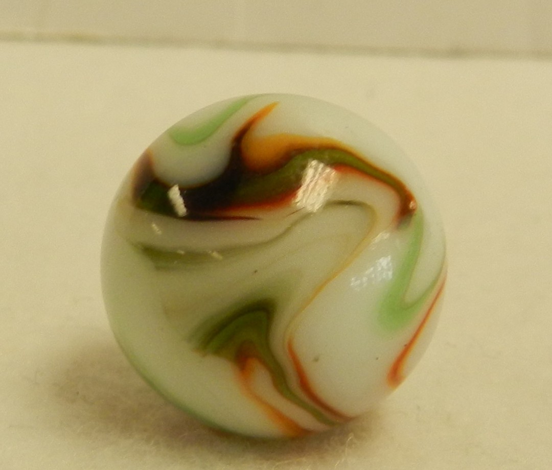 #20660m Vintage Miller Style Peltier Glass Christmas Tree Marble .74 Inches *NM*