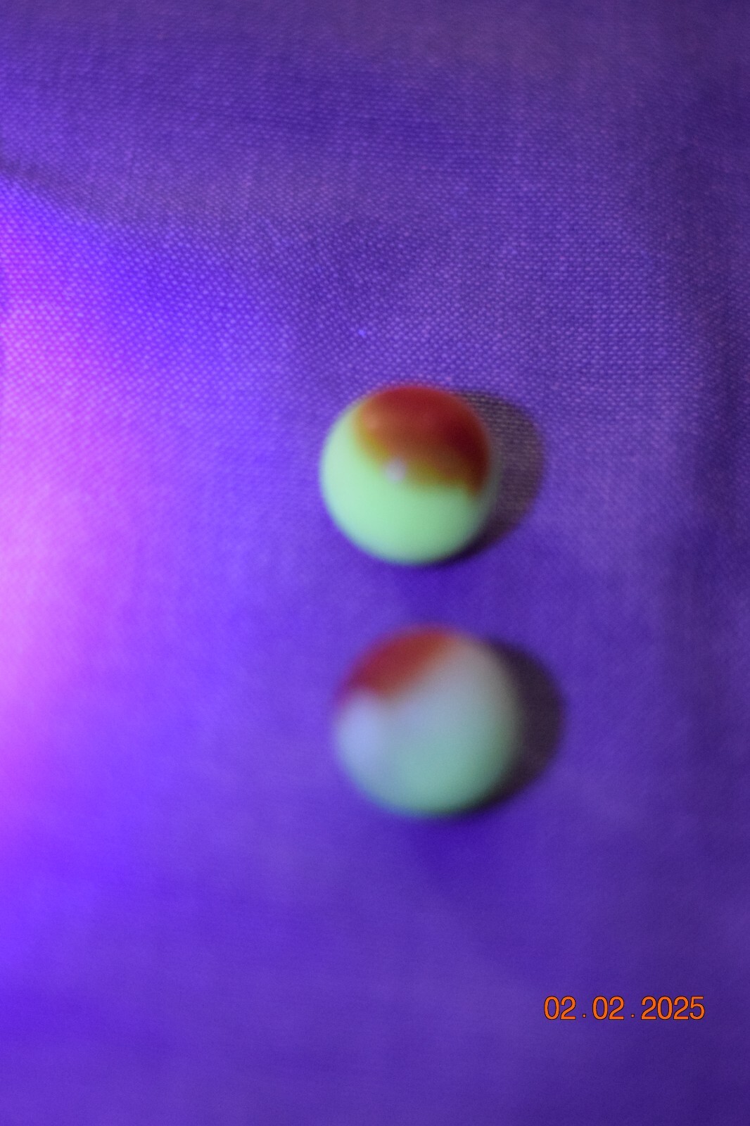 Vintage Lot 2 MARBLES UV Reactive Cadmium Uranium 22 mm .9 in. Orange White U106