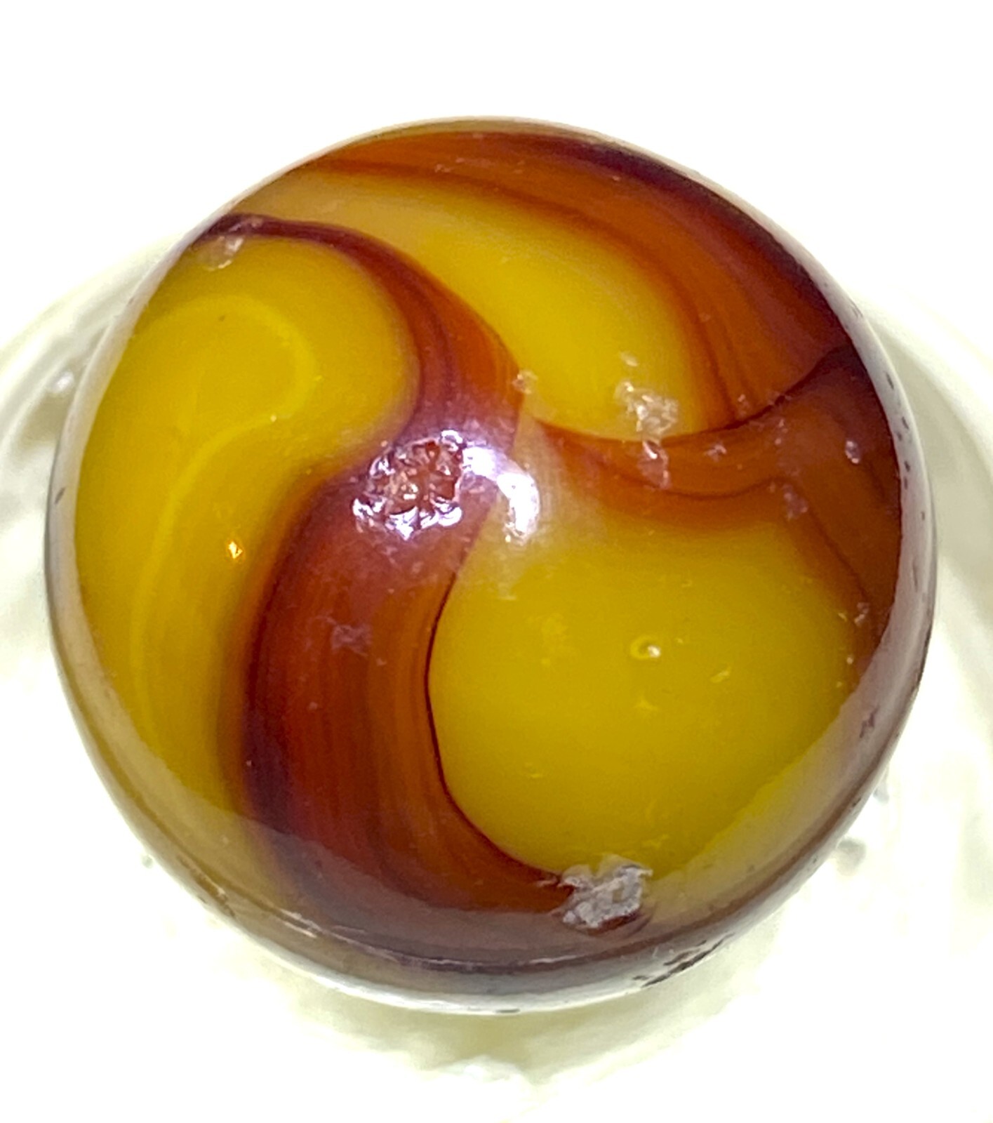 RARE ALLEY AGATE URANIUM ORANGE GLOW OXBLOOD FLEE BITES UV SHOOTER .66″ M643