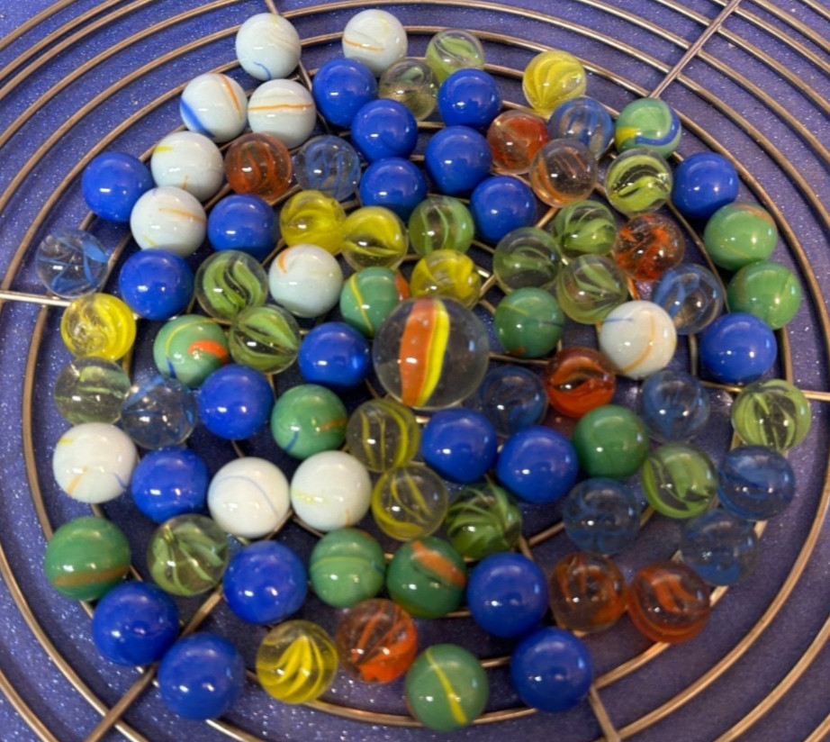 lot of Marbles, size Medium plus tubie, all in the glass jar