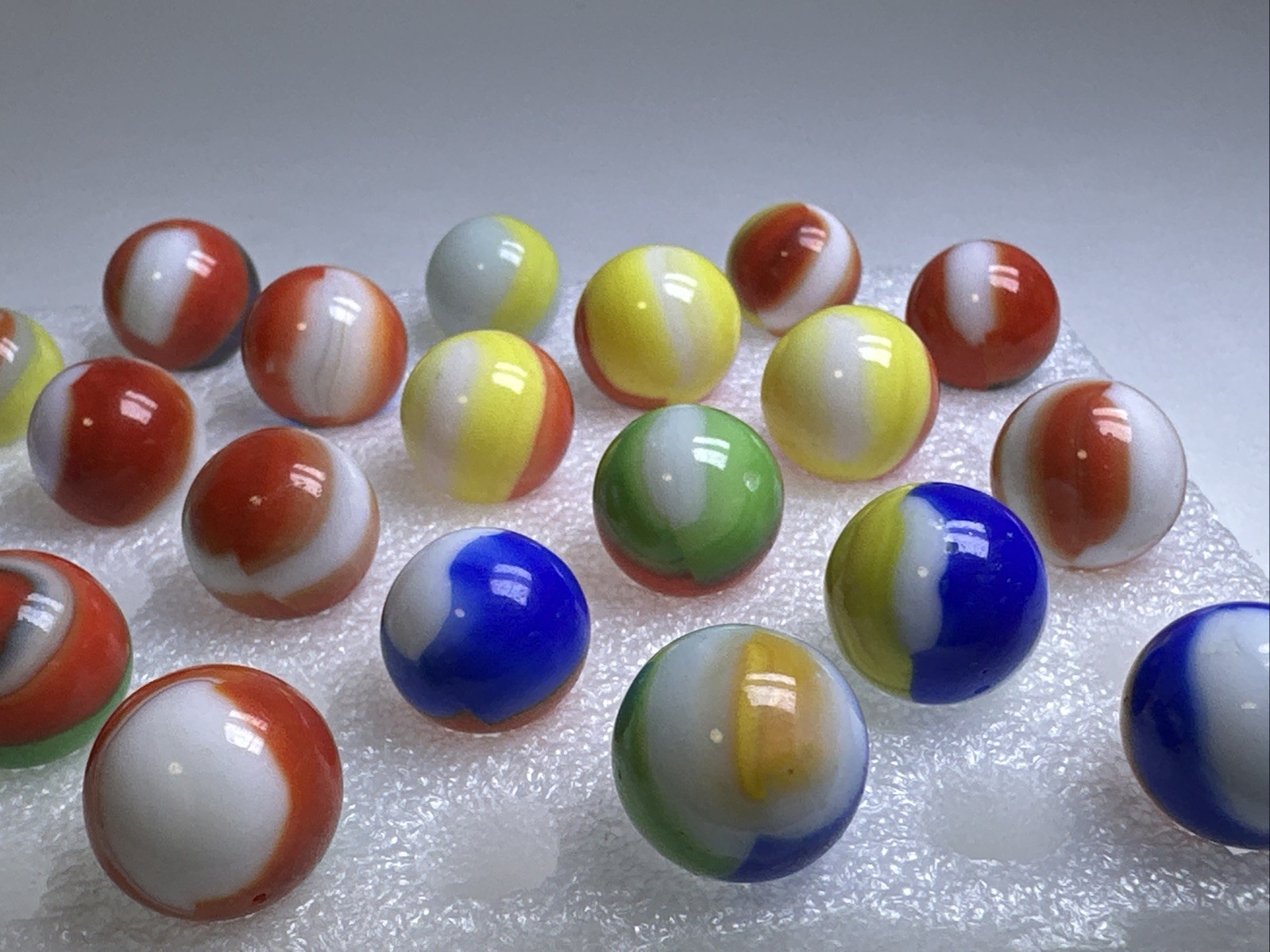 303 Lot Of 30 Vintage Marble King Rainbo Marbles!