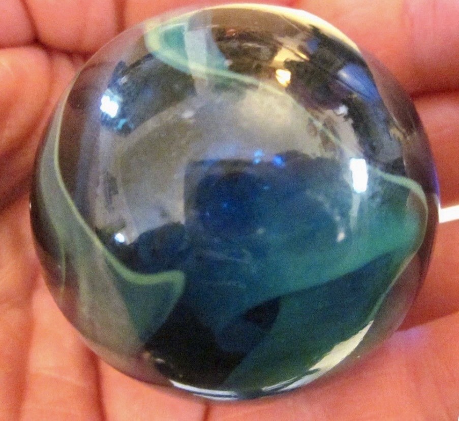 TOE BREAKER 50mm (2″) SEA TURTLE clear Blue/Green Marbles glass ball HUGE Swirl